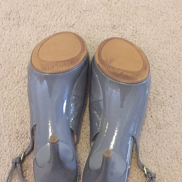 Nine West size 9 patten leather heels. - Picture 3 of 7